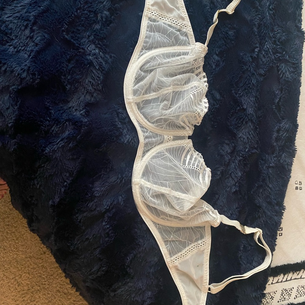 Bra - Picture 2 of 4